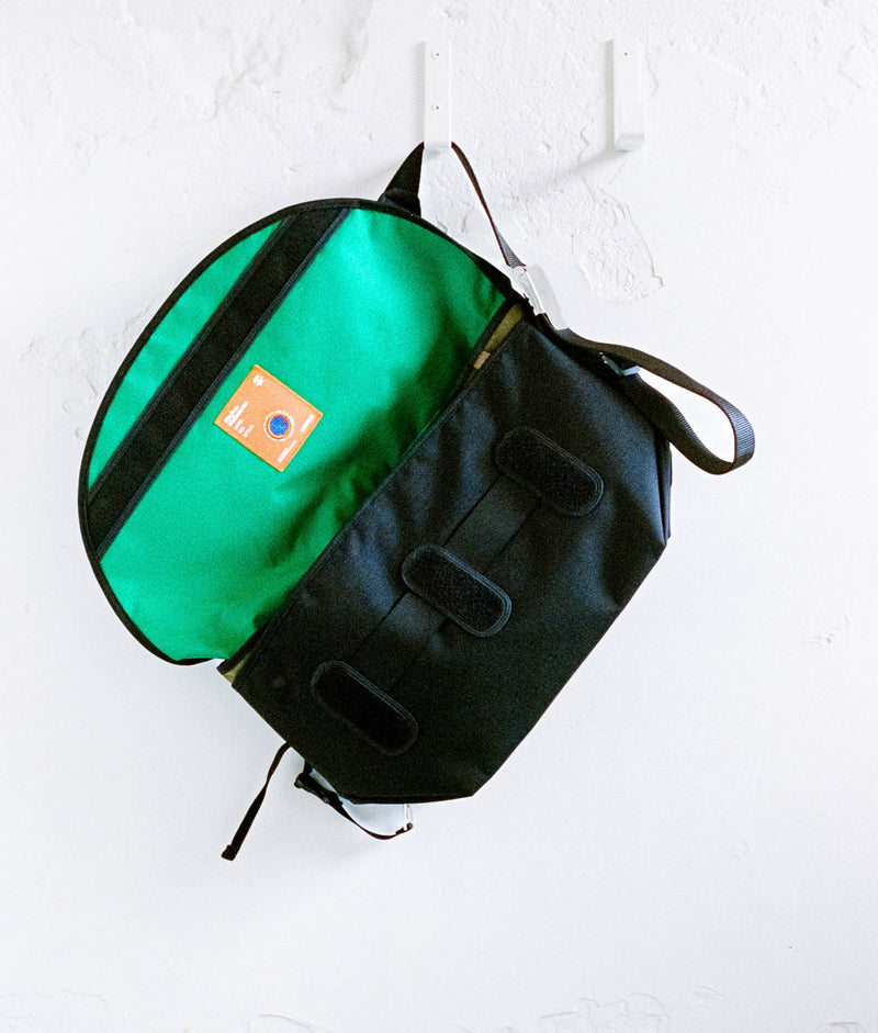 | Colour: Black Stripes