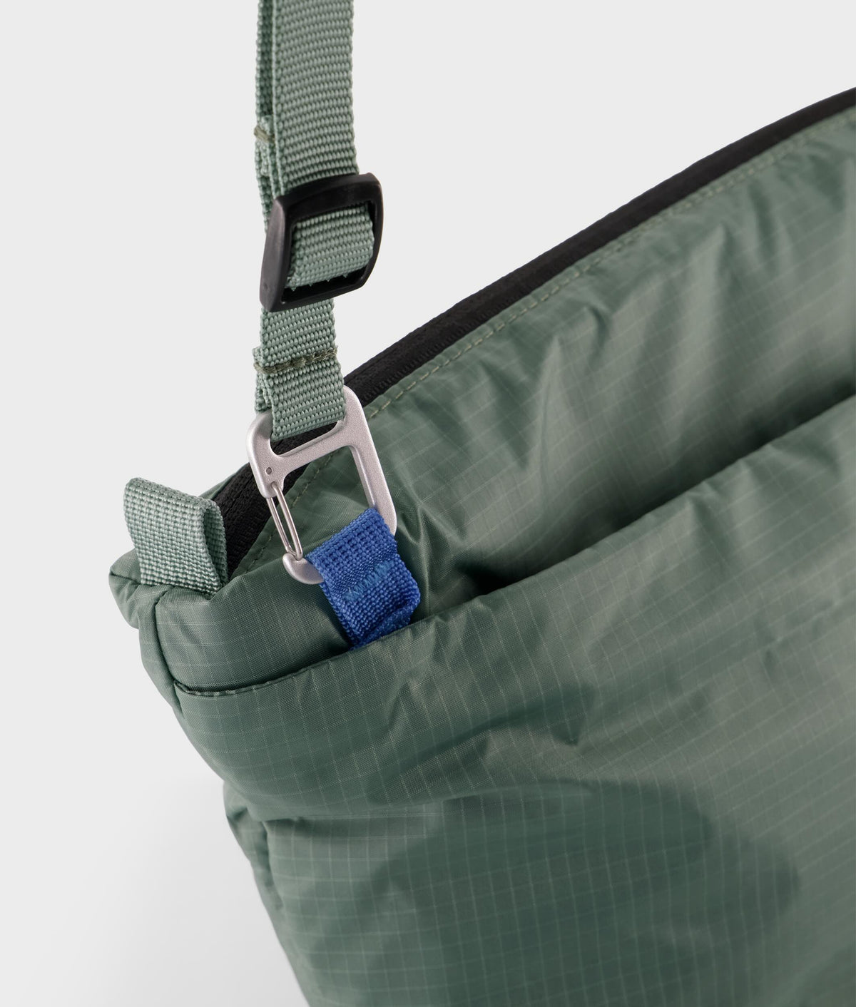 | Colour: Turtle Green