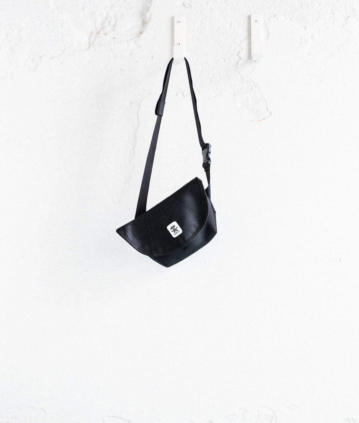 | Colour: Black Fan