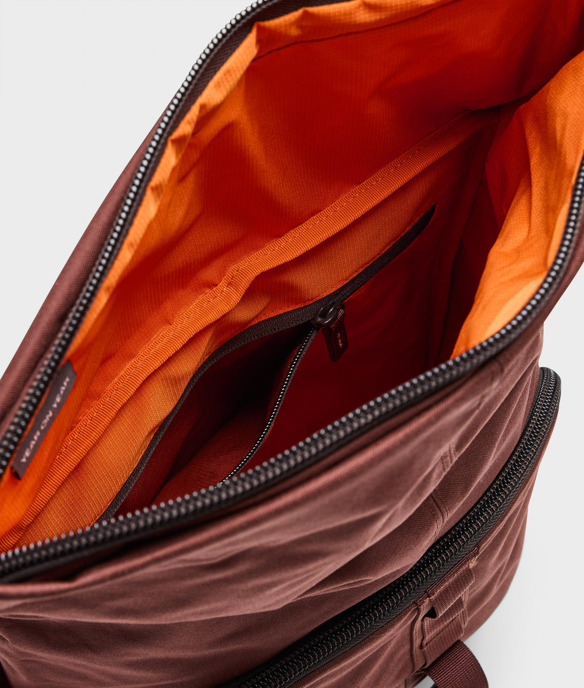 | Colour: Mahogany