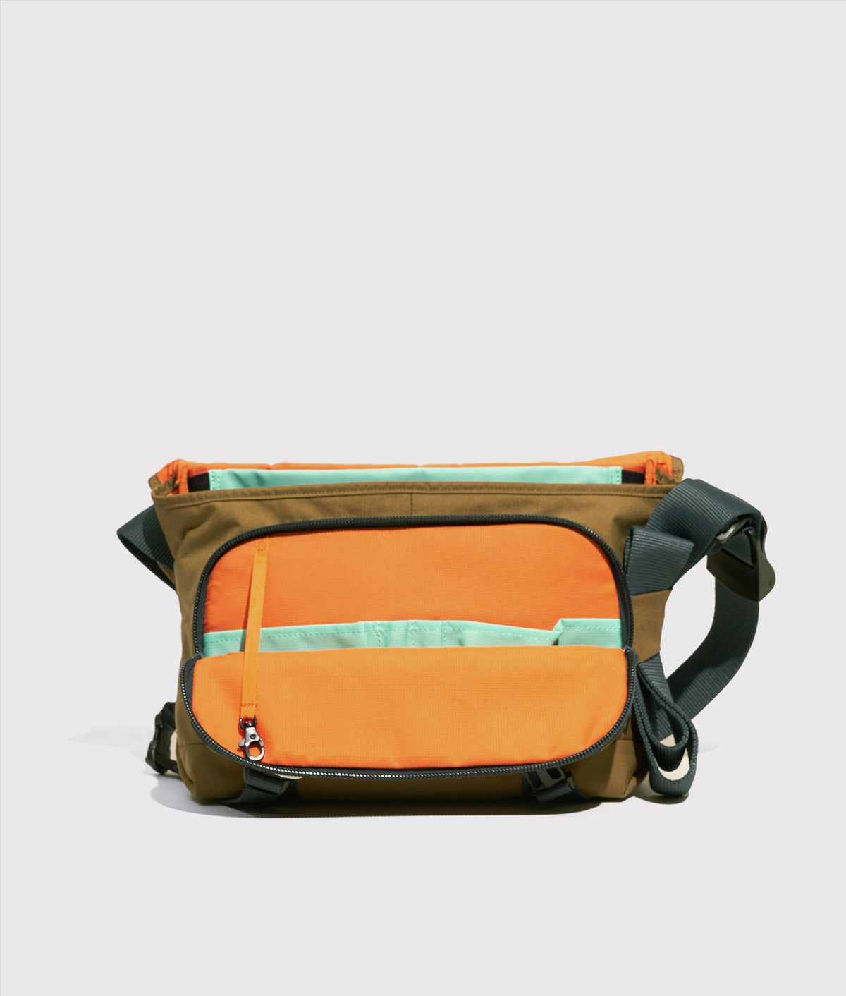 | Colour: Olive
