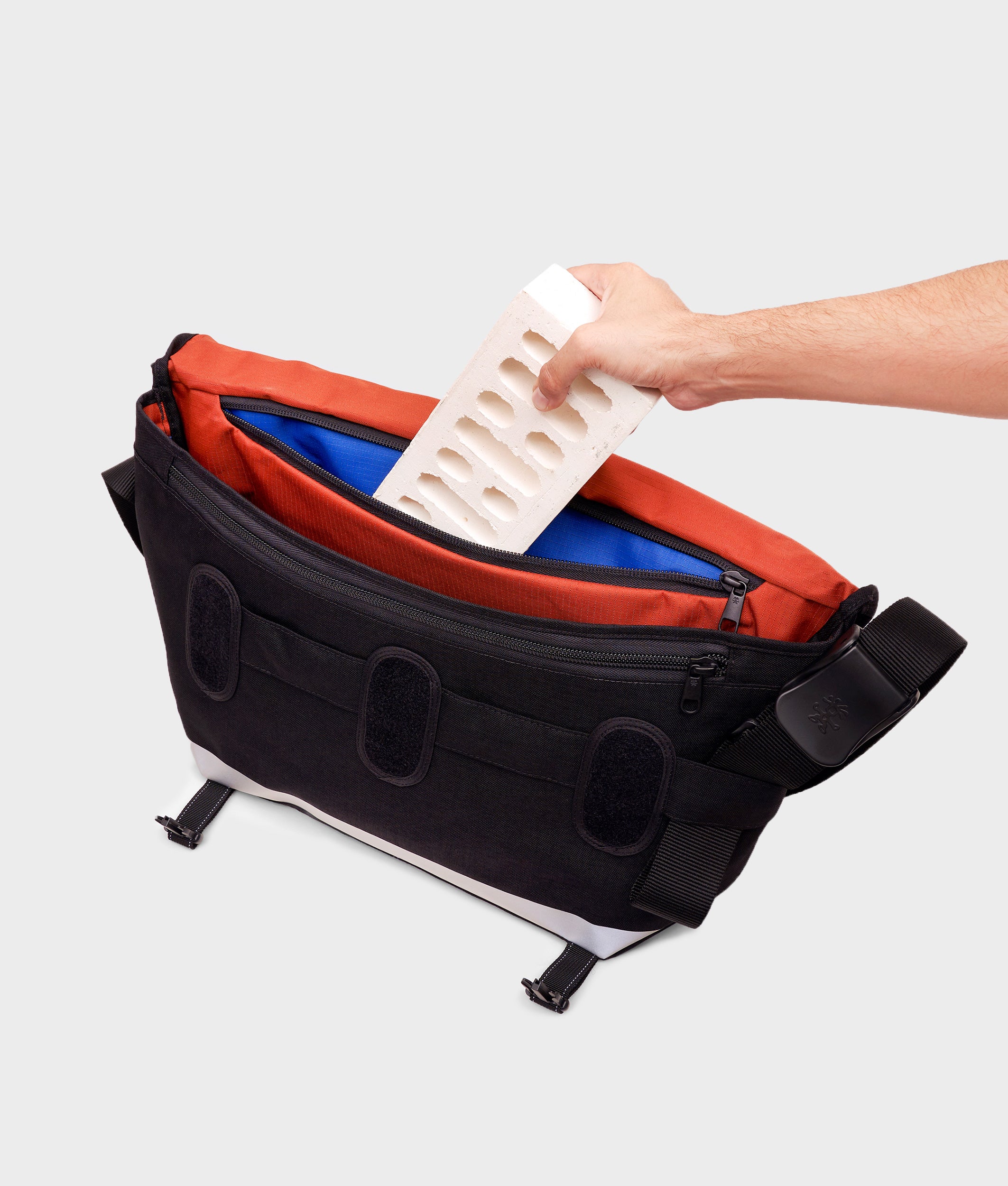 CRUMPLER THE COMPLETE SEED メッセンジャーバッグ Complete Seed - Large Messenger Bag - Crumpler Australia